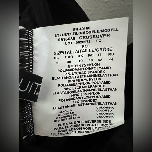 Miraclesuit Illusionists Crossover With Mesh One Piece in Black Size 8 New - Picture 7 of 8